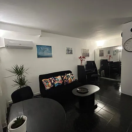 Apartmán Skyview-ateneu-sala Palatului -self Check-in - Strada Stirbei Voda 4 Bukurešť