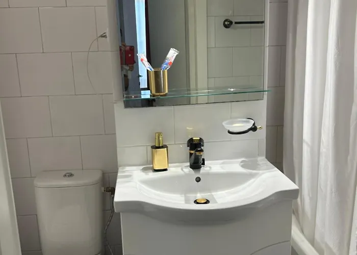 Skyview-ateneu-sala Palatului -self Check-in -therme Kit On Request Bucharest